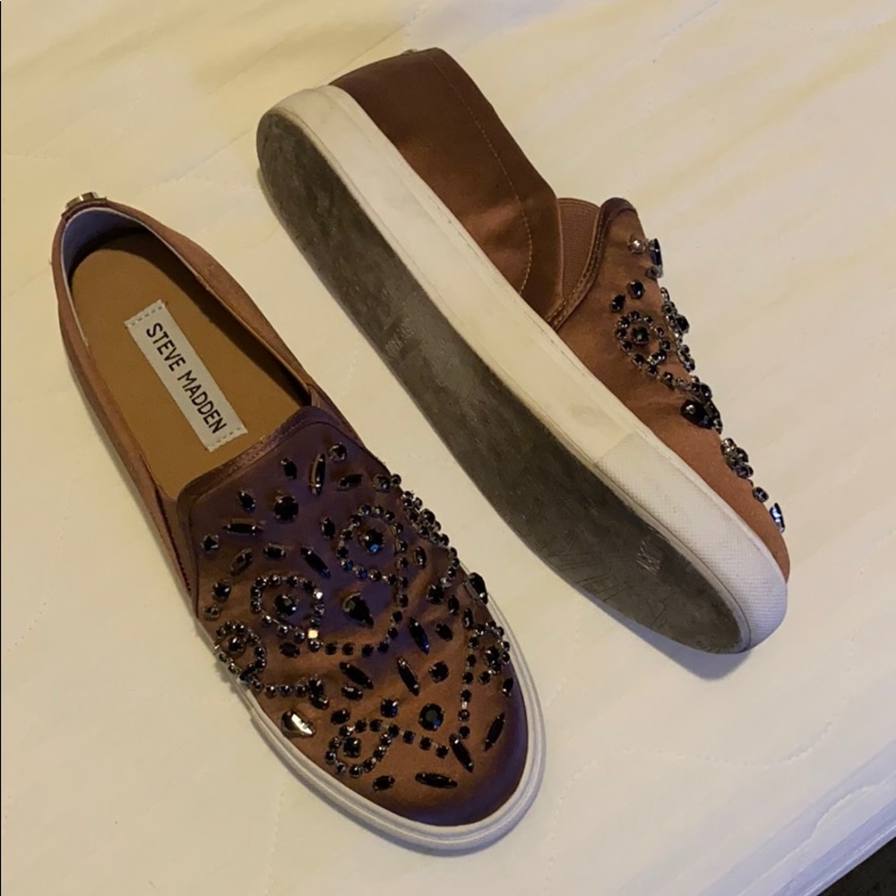 Steve Madden slip ons
